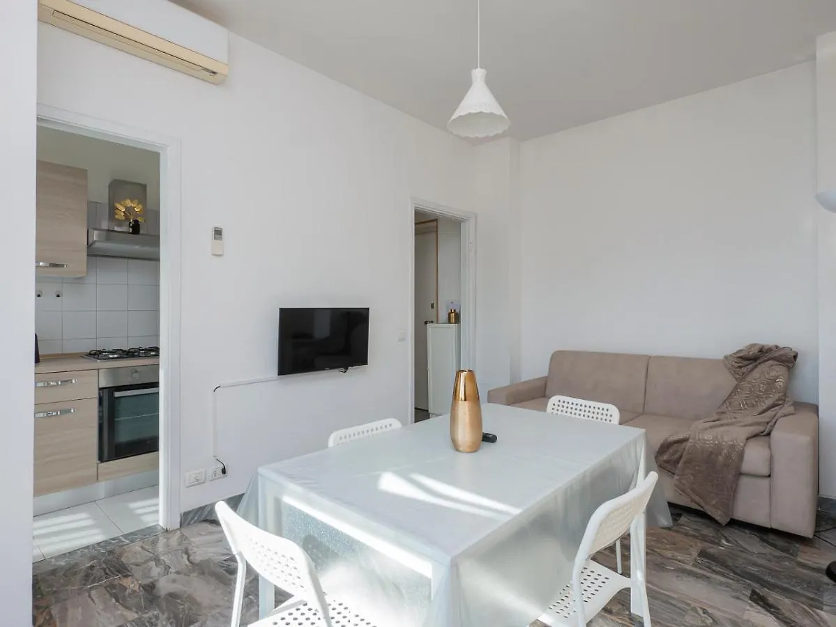 I Host Apartment - Puglie 17 Milan